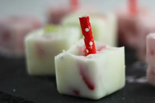 Aardbei-kiwi yoghurtijsjes