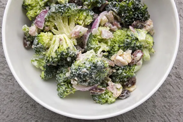 Broccolisalade