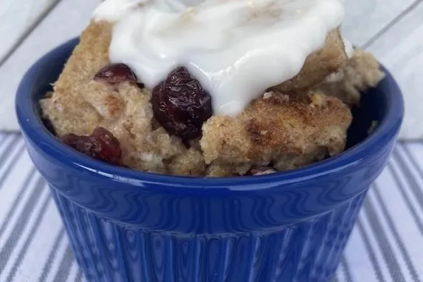 Broodpudding met vanillesaus