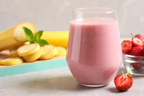 Fruit- en yoghurt ontbijtshake