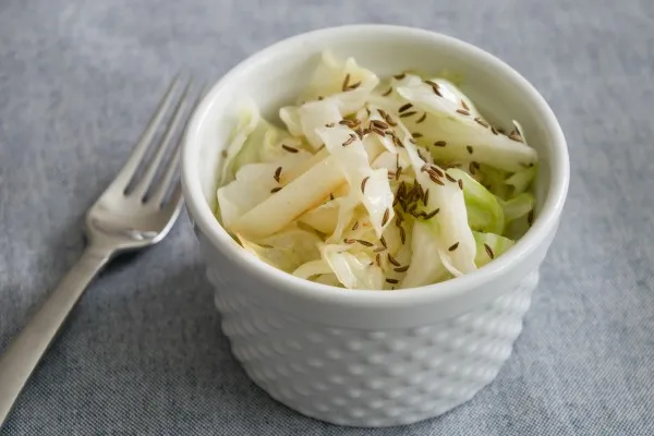 Gesauteerde kool met ui