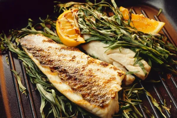 Gesauteerde snoekbaars met dragon