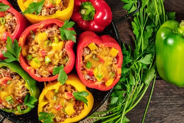 Gevulde paprika's met rijst en bonen