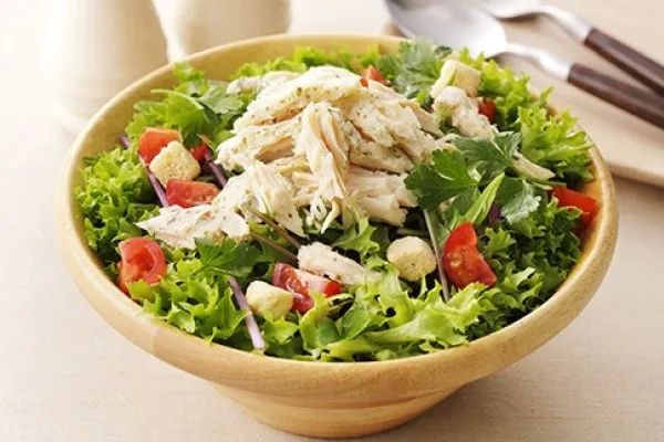 Kalkoensalade met sinaasappelvinaigrette
