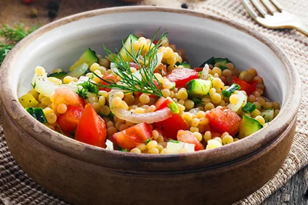 Komkommersalade met tomaat