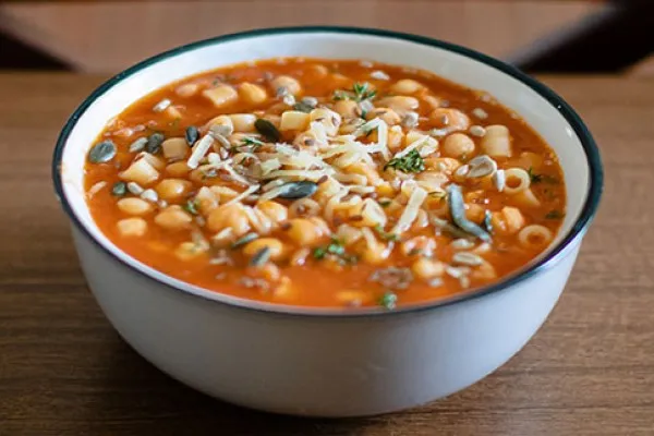 Macaroni-kikkererwtensoep