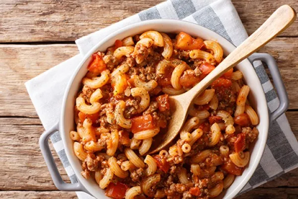 Macaroni met kaas en rundvlees