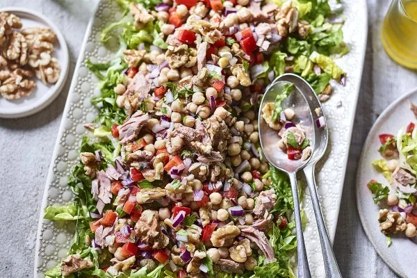 Mediterrane tonijn-antipastisalade
