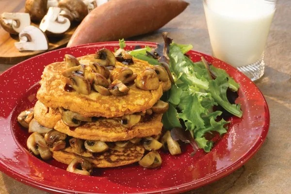Pannenkoeken met zoete aardappel en balsamico-ahornchampignons