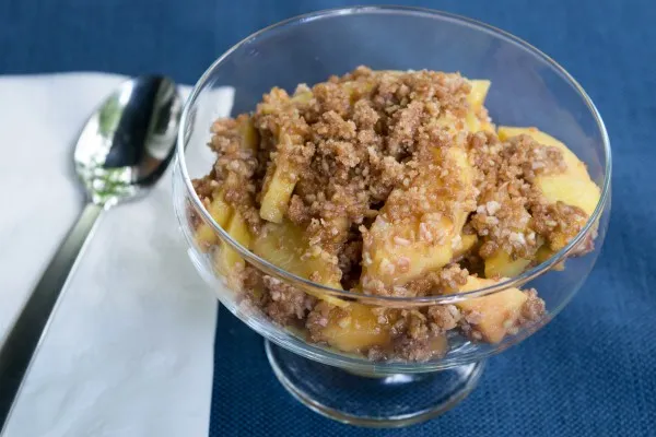 Perzikcrumble