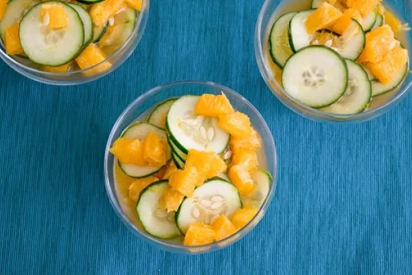 Pittige komkommer-sinaasappelsalade