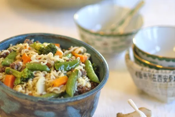 Ramen met knoflook, gember en rundergehakt