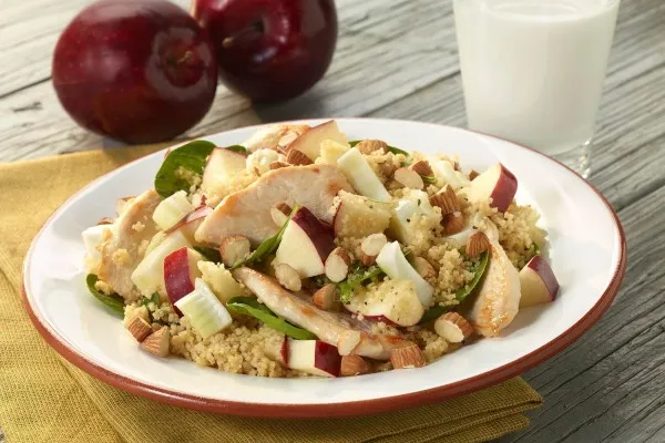 Salade van appel, venkel en kip met couscous