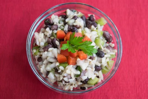 Salade van zwarte bonen en rijst