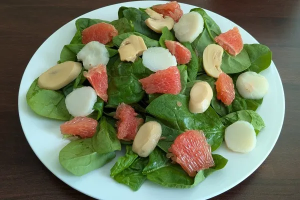 Spinaziesalade met grapefruit