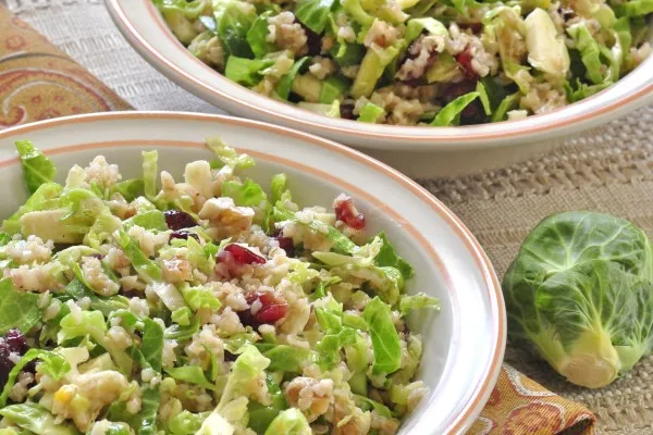 Spruitjessalade met cranberry en bulgur