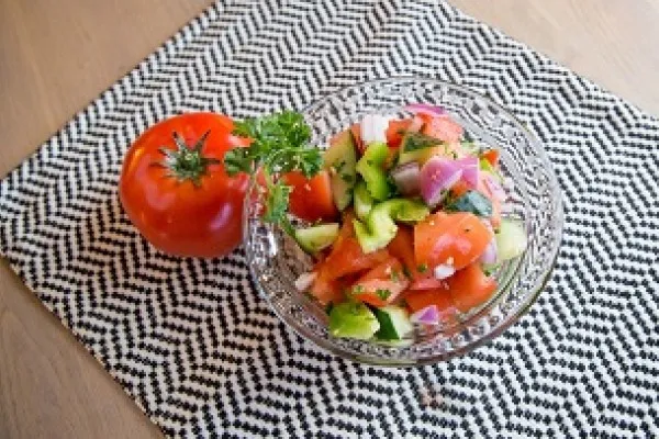 Tomaten-komkommersalade