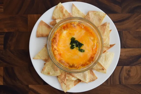 Tortillachips en bonendip